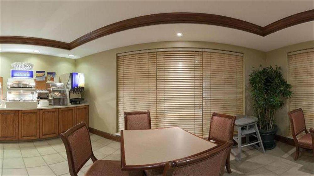 Holiday Inn Express Chapel Hill By Ihg Esterno foto
