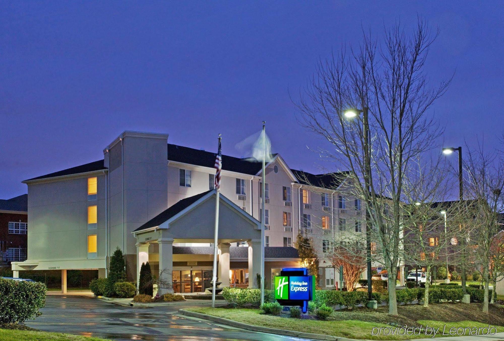 Holiday Inn Express Chapel Hill By Ihg Esterno foto