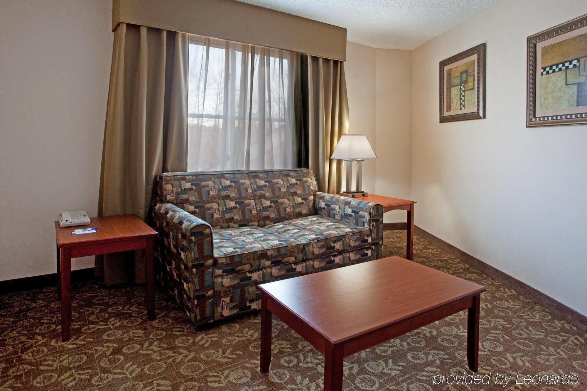 Holiday Inn Express Chapel Hill By Ihg Esterno foto