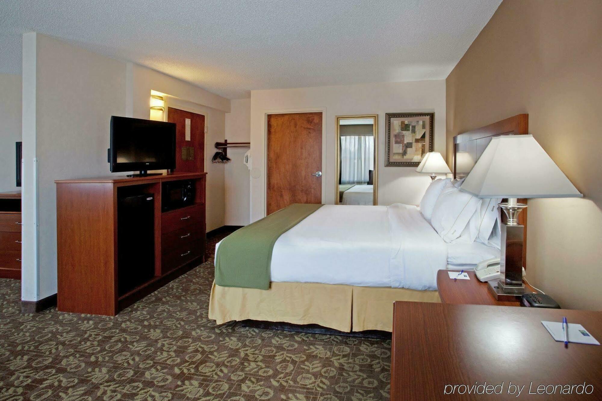 Holiday Inn Express Chapel Hill By Ihg Esterno foto
